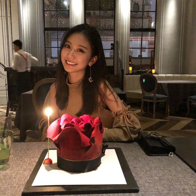 Mặt xinh, dáng đẹp, con nhà giàu - đừng hỏi vì sao cô bạn này lại được ngưỡng mộ đến thế